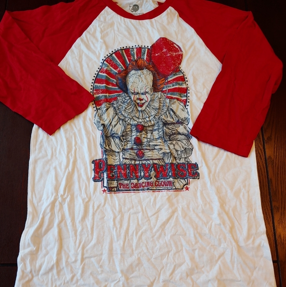 Tops - Pennywise IT shirt